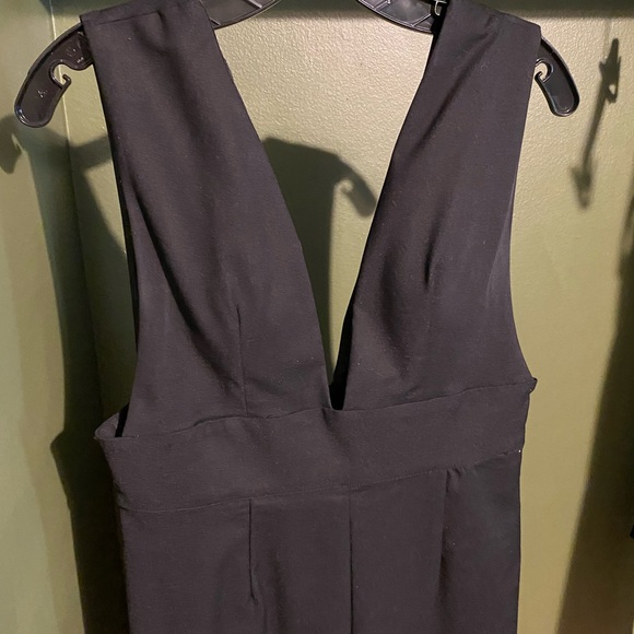 COPY - 🌟 Gloria Deep V Velvet Jumpsuit in Black🌟 - Picture 5 of 12